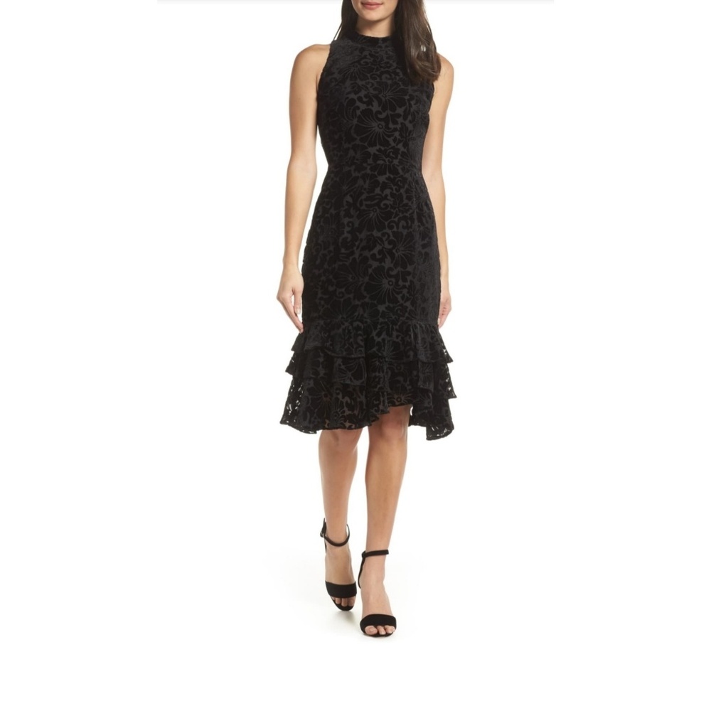 Chelsea28  Burnout Velvet Sheath Dress